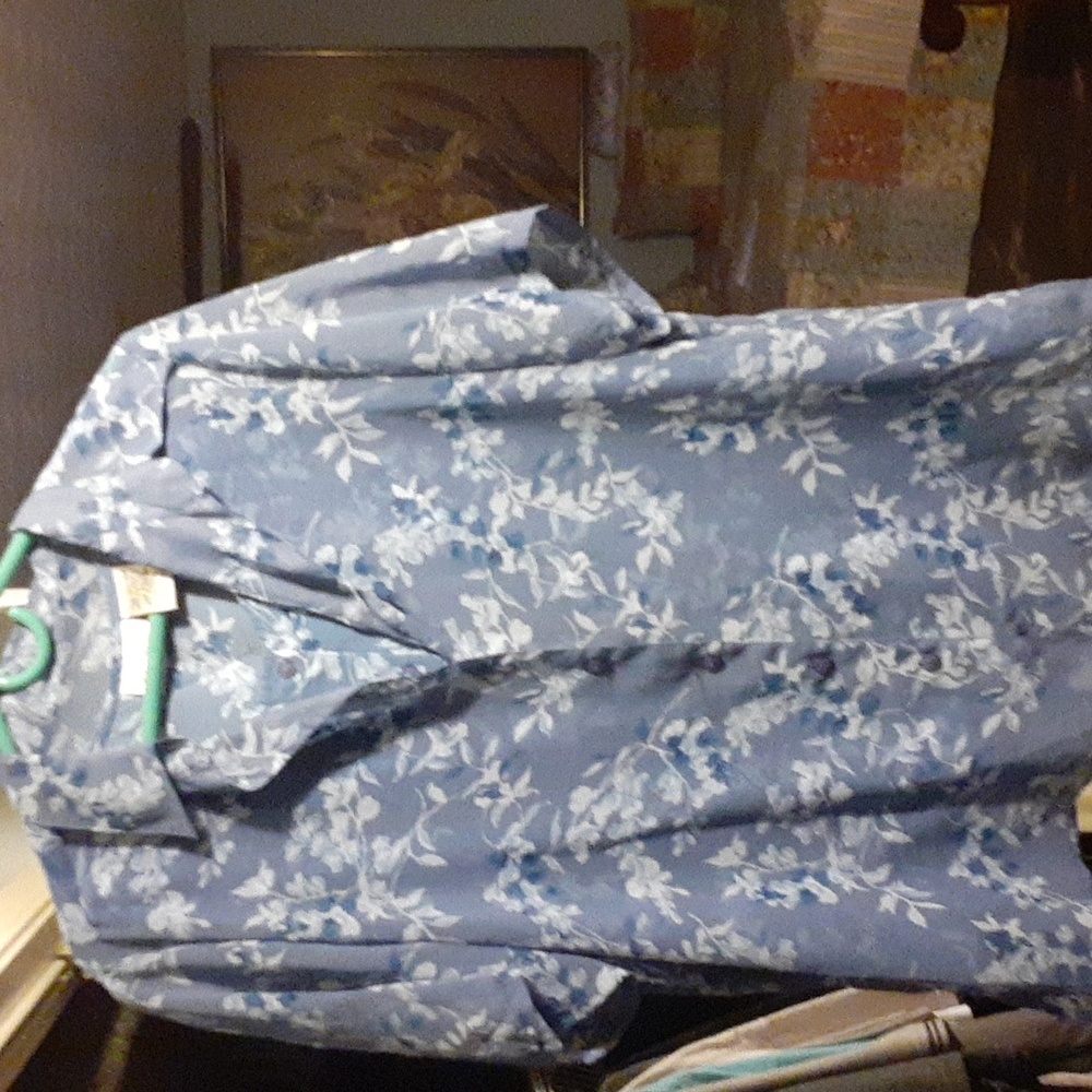FILL📦💝Gorgeous vintage Kathie Lee Woman blouse, this really is a beautiful top